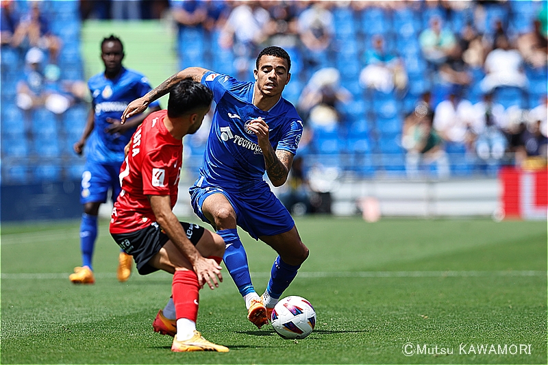 Please do not reproduce without prior permission.