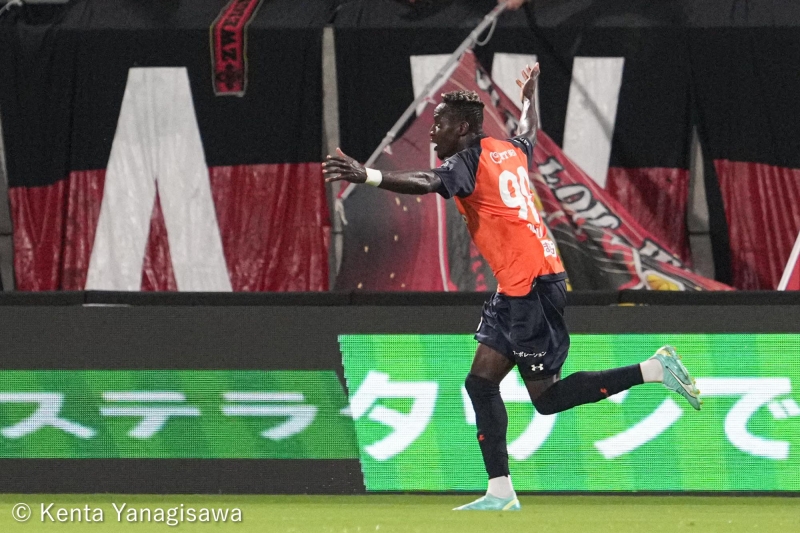 大宮がサンデー2発で金沢撃破！　今治は6連勝ならず沼津が2位浮上／J3第24節