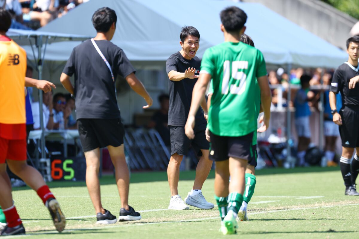 新指揮官は「玉田しかいない」　就任わずか4カ月、玉田圭司監督が昌平を“日本一”に導く