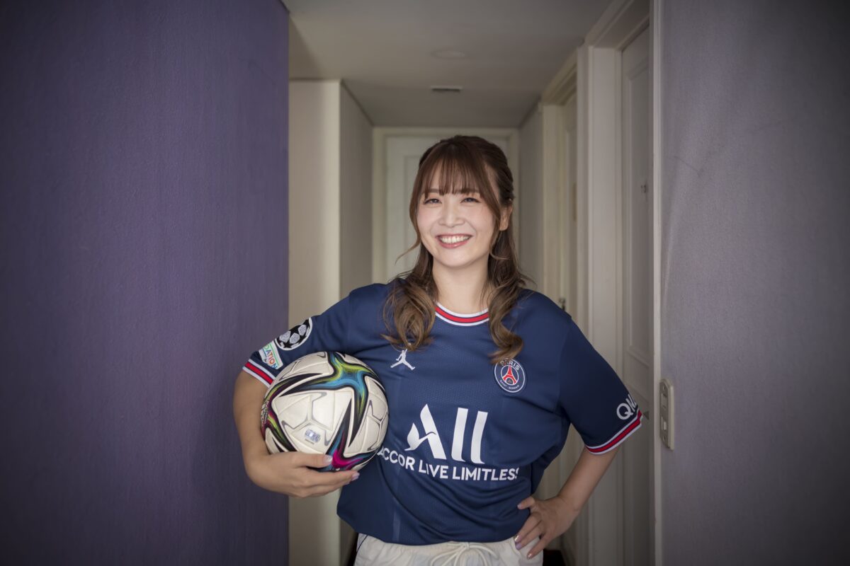 【Pocochaコラボグラビア】かたよさん「サッカーとライブ配信は似ている！？　人と人が本気で向き合うからこそ生まれるドラマ」