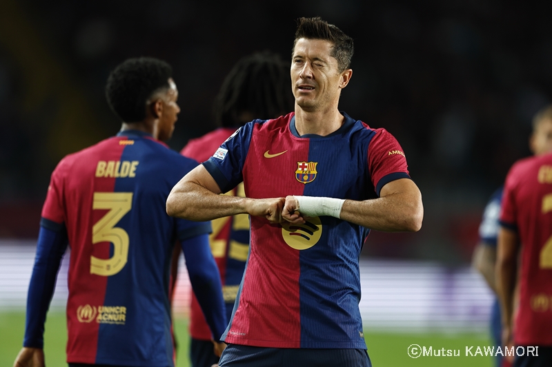 Barcelona_YoungBoys_241001_0013_