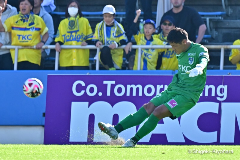 20241103 J2 YokohamaFC vs Tochigi Kiyohara15(s)