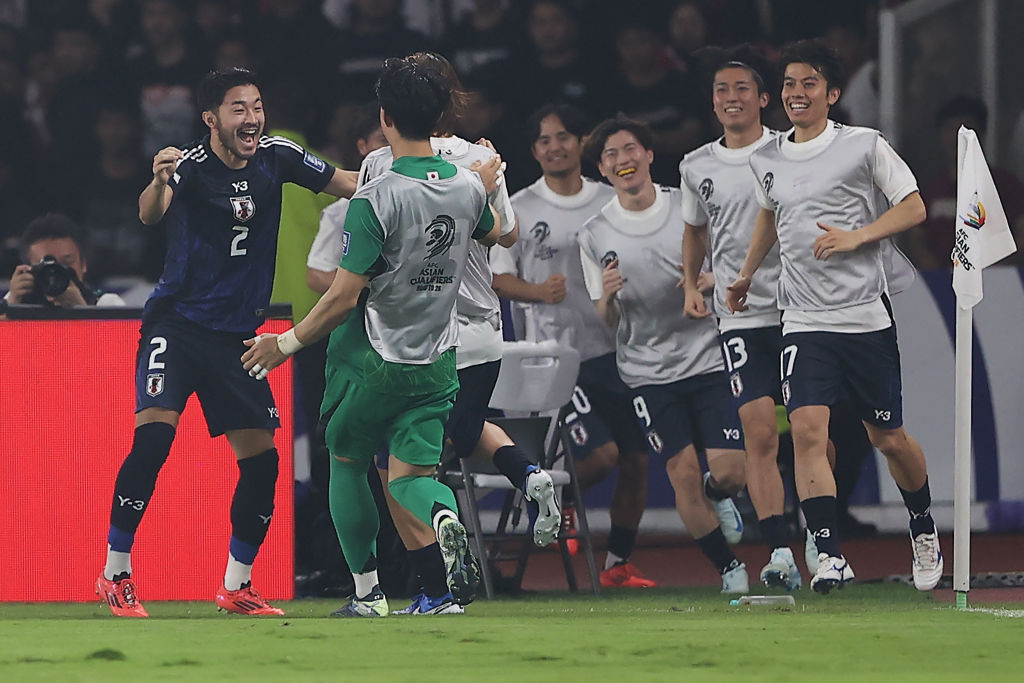 出番激減の菅原由勢、アジア最終予選初出場で鮮烈な一発！　プレーヤー・オブ・ザ・マッチに輝く