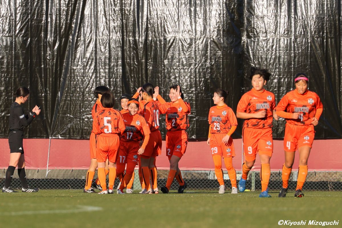 【写真ギャラリー】2024.12.29 第33回全日本高等学校女子サッカー選手権大会 1回戦 神埼 1－2 北海道文教大学附属
