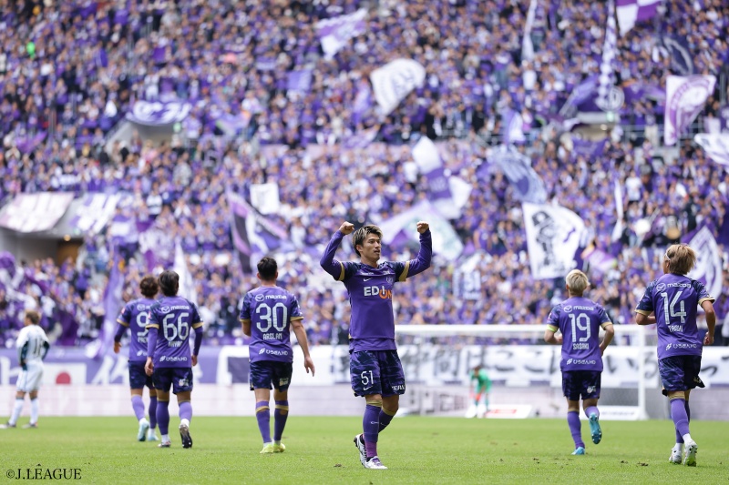 逆転優勝目指す広島、札幌に5発快勝！ 首位神戸と勝ち点「1」差で最終