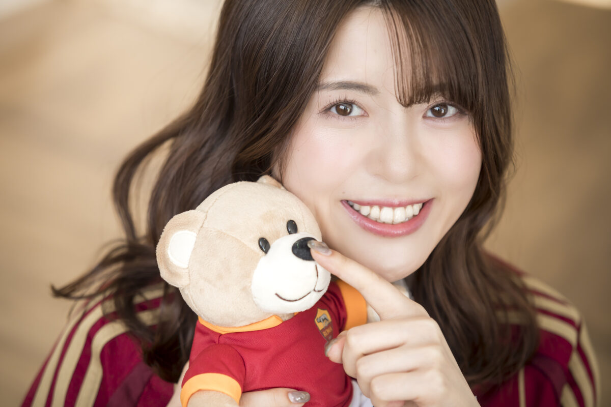 【Pocochaコラボグラビア】あやさん「推しの影響でカカ好きに　自分の知らない世界に出会えるのがPococha」