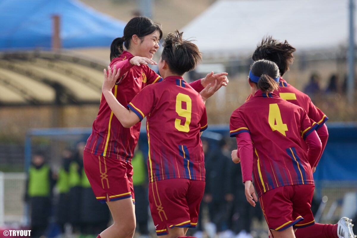 【写真ギャラリー】2024.12.30 第33回全日本高等学校女子サッカー選手権大会 2回戦 北海道文教大学附属高校 0－1 神戸弘陵学園高校