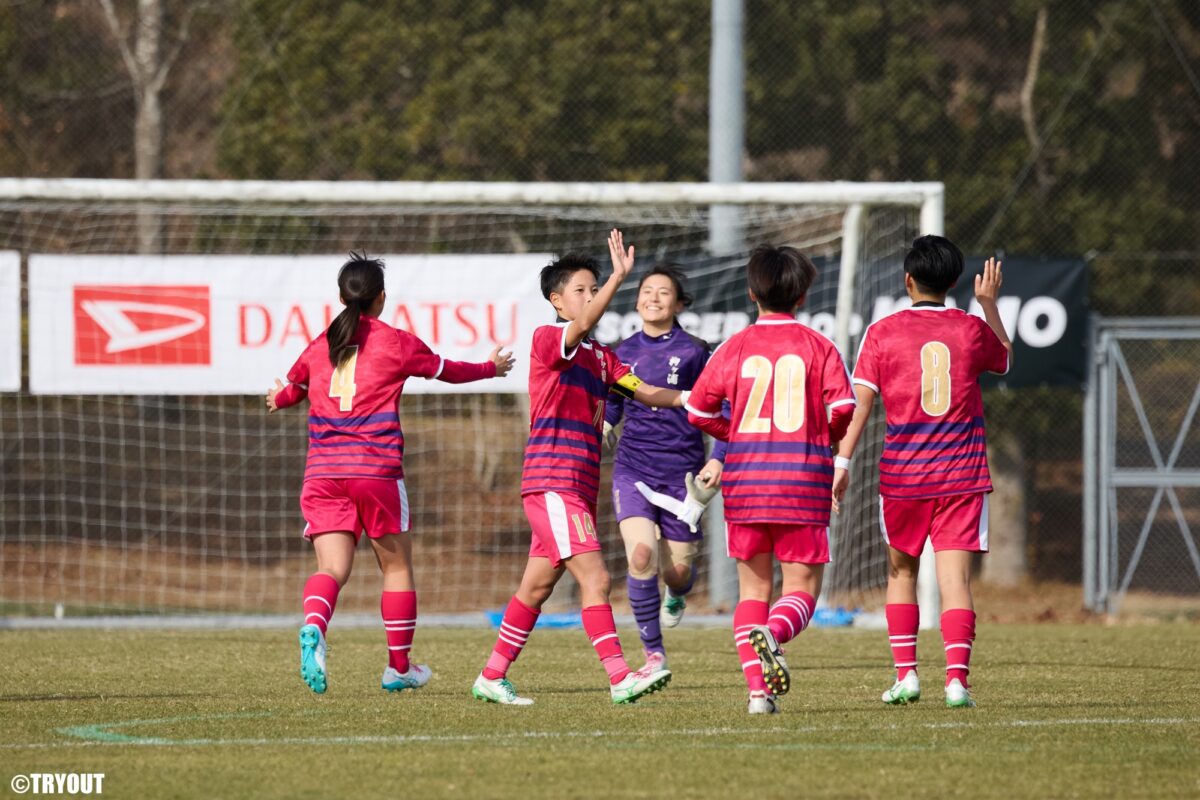 【写真ギャラリー】2024.12.30 第33回全日本高等学校女子サッカー選手権大会 2回戦 東海大学付属福岡高校 0－1 柳ヶ浦高校