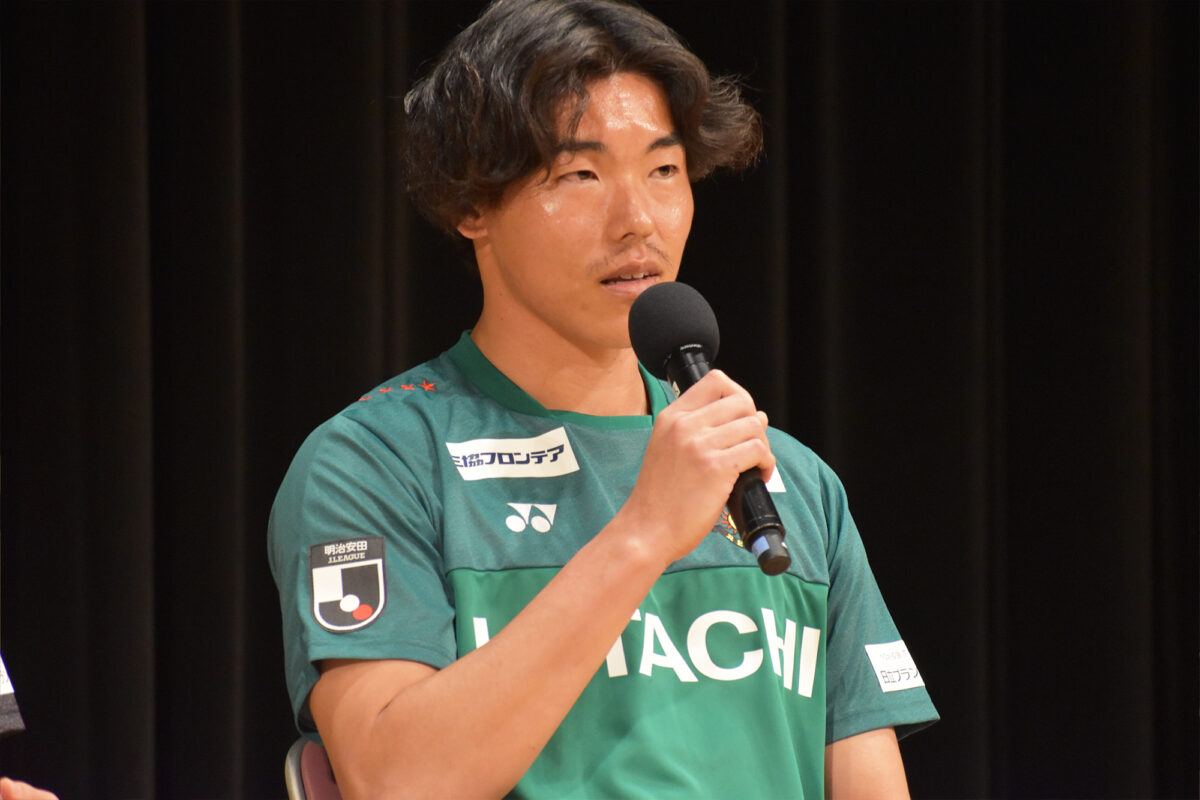 小島亨介、柏移籍の理由は「一回りも二回りも成長できる」　昨季32試合出場の松本健太と激しい定位置争いへ