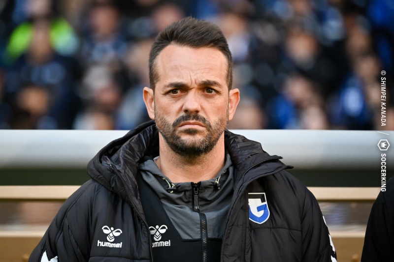 ダニエル・ポヤトス監督
