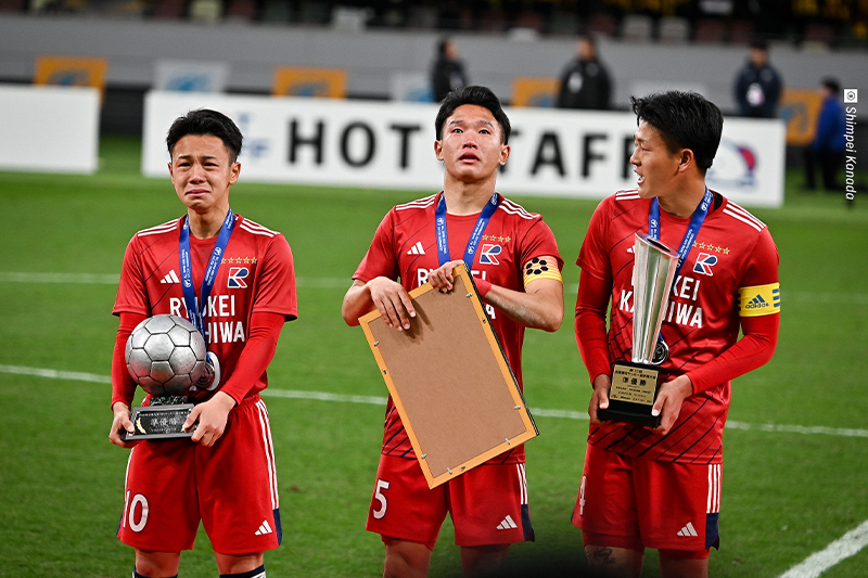 涙の途中交代「10番が悪かった」流経大柏MF柚木創が責任背負い込む