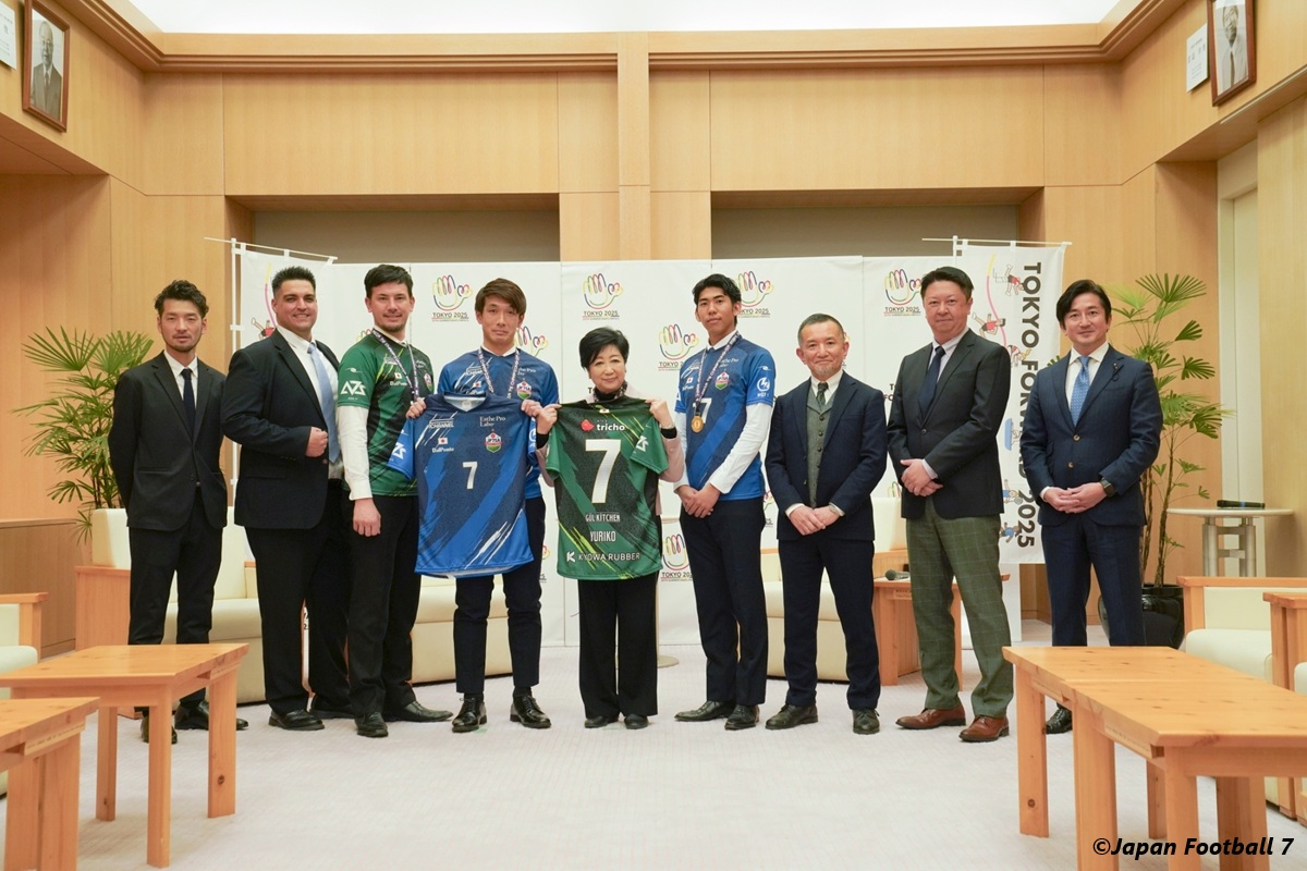 ソサイチ日本代表が小池百合子都知事を表敬訪問　森保陸「父も知事にあいさつしたいと」