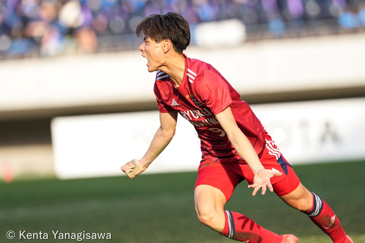 【超希少！】流通経済大柏高校　中綿ジャケット　Mサイズ　高校サッカー 流通経済大柏高 着用スパイクデータ 全国高校サッカー総体2017