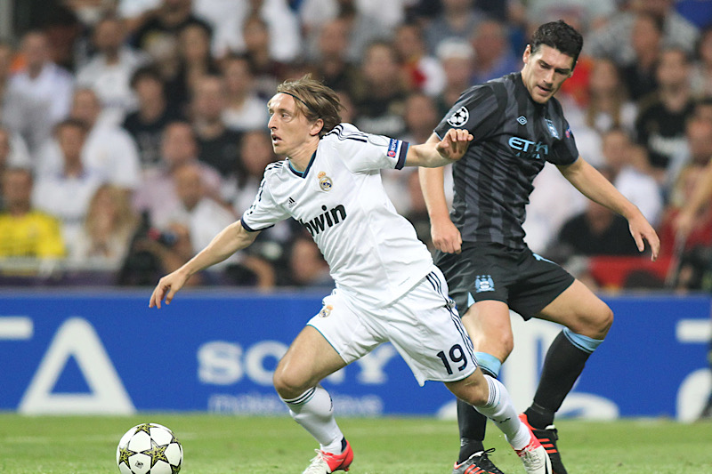 レアル・マドリード 17-18 モドリッチ 17/18 レアル・マドリード モドリッチ 新品紙タグ オフィシャル