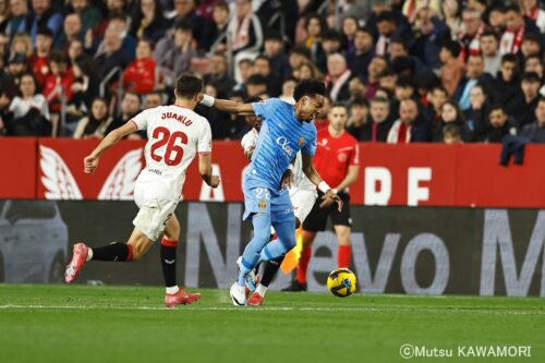 Please do not reproduce without prior permission.