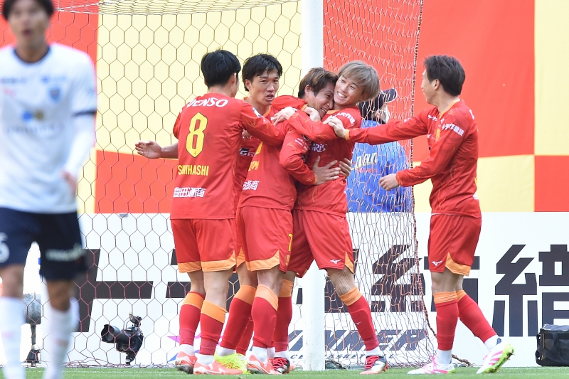 名古屋、開幕7戦目でついに初白星！　横浜FCを2発で破り最下位脱出