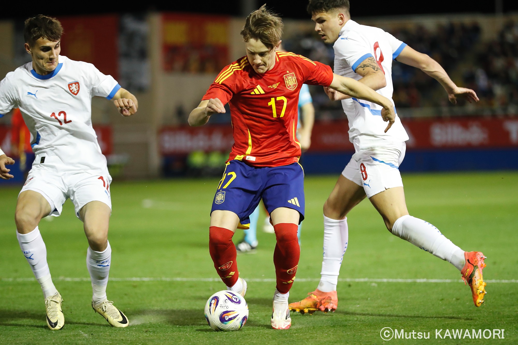 Please do not reproduce without prior permission.