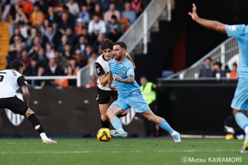 Please do not reproduce without prior permission.