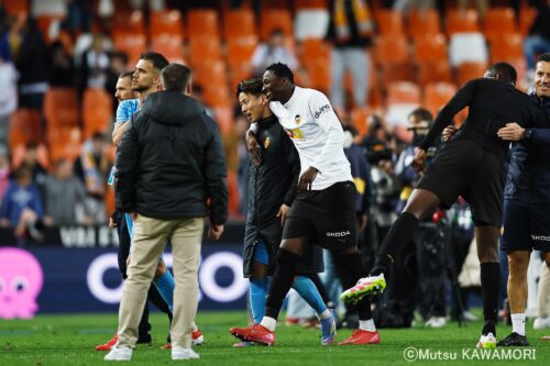 Please do not reproduce without prior permission.