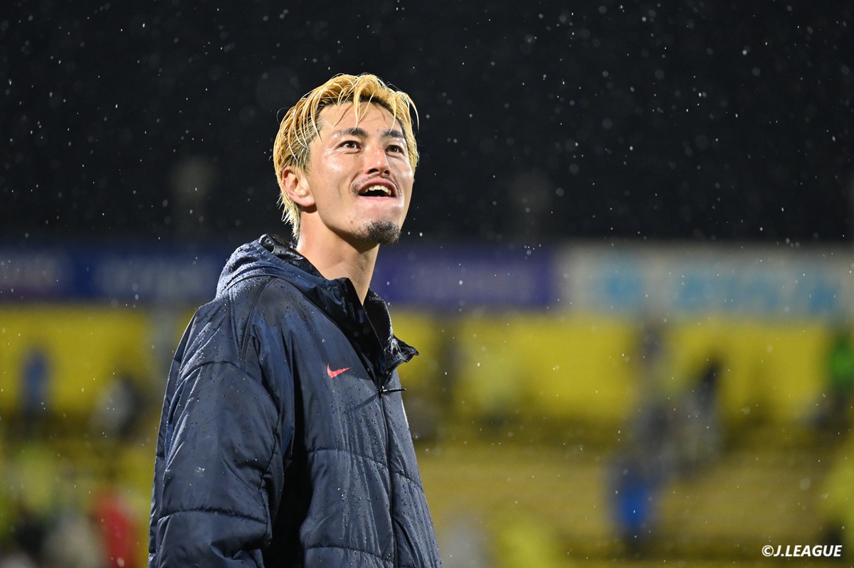 「ポジション確約の選手はいない」　チーム内競争で新たな闘争心芽生えた鈴木優磨の現在地