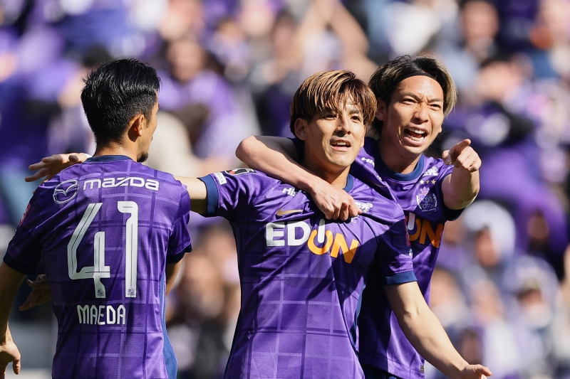 広島が2連勝、町田と勝ち点で並び2位浮上！　終盤に荒木隼人が逆転弾でC大阪に競り勝つ