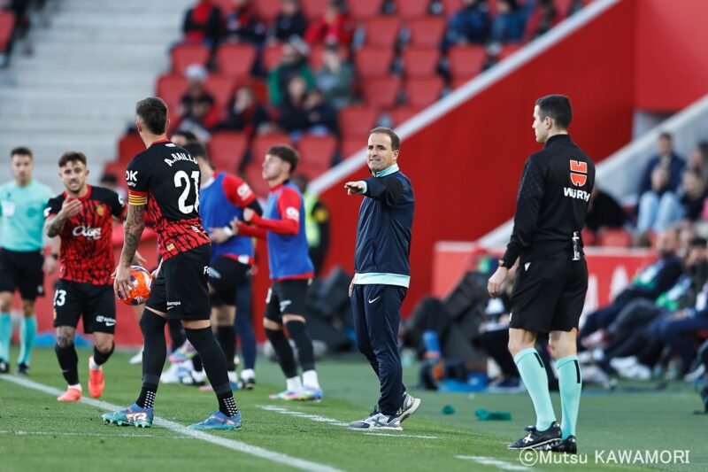 Please do not reproduce without prior permission.