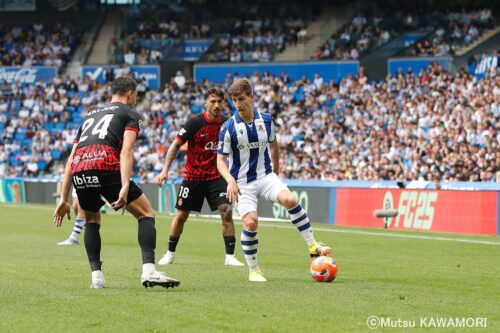 Please do not reproduce without prior permission.