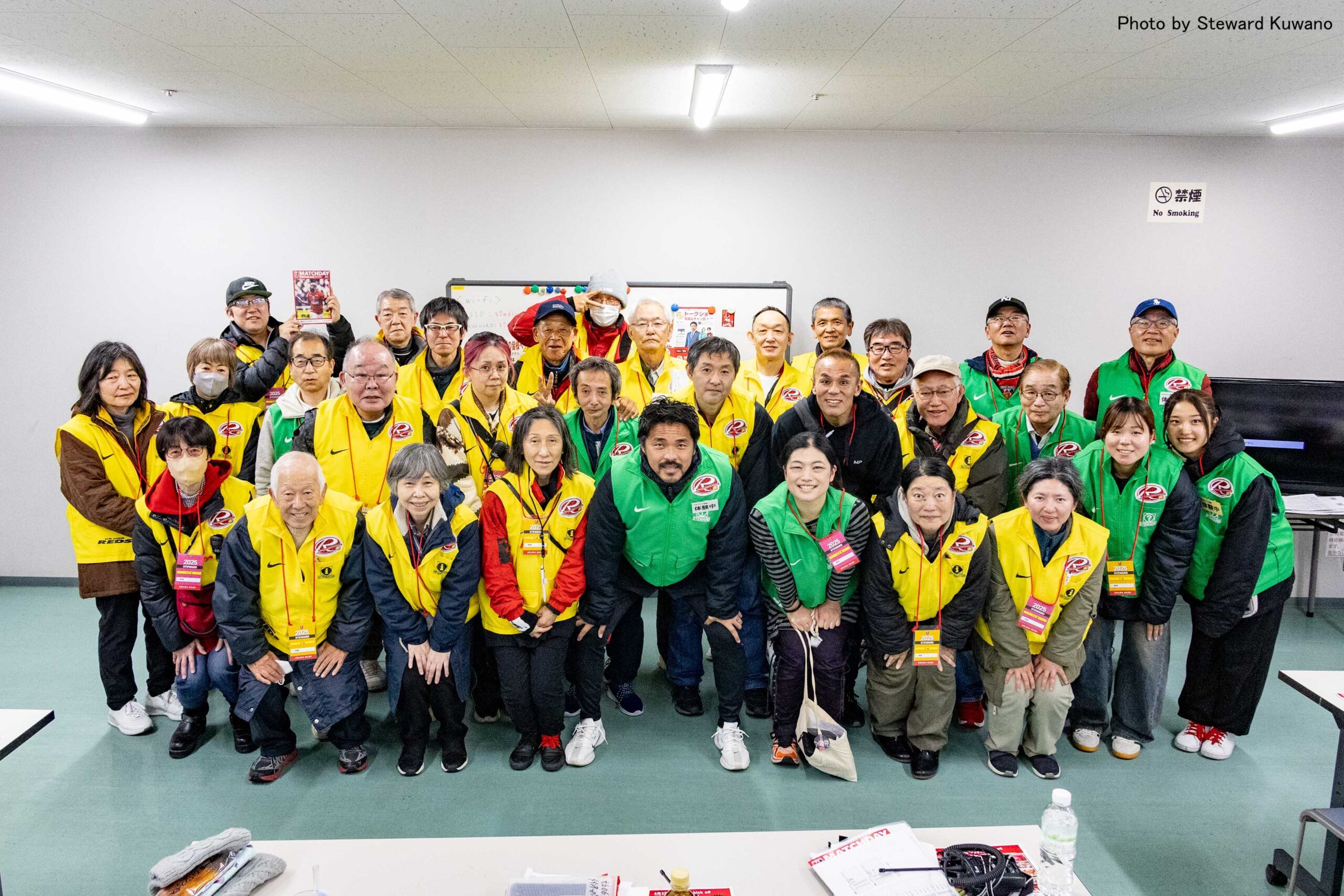 浦和レッズのスタジアム運営に不可欠な「スチュワード」。興梠慎三も