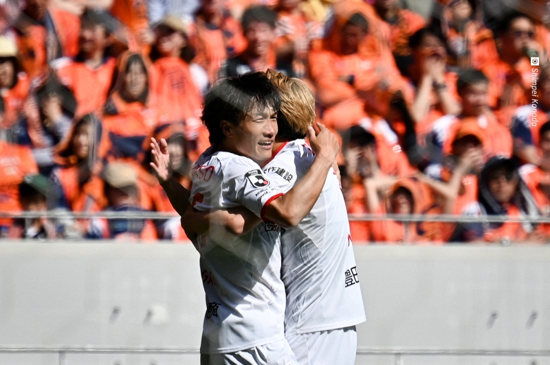 名古屋、3発完勝でアウェイ初勝利！…清水は11年ぶり4連勝ならず