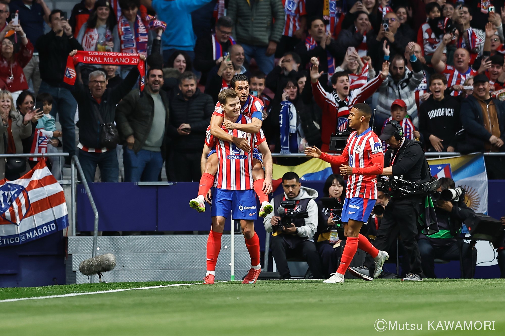 Please do not reproduce without prior permission.