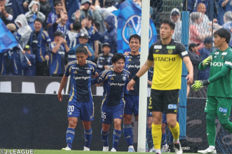 柏が町田に完敗…堅守崩壊3失点、4連勝ストップで12試合ぶり黒星