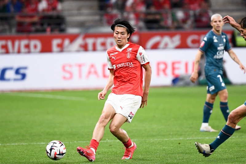 メスとの試合に出場した中村敬斗