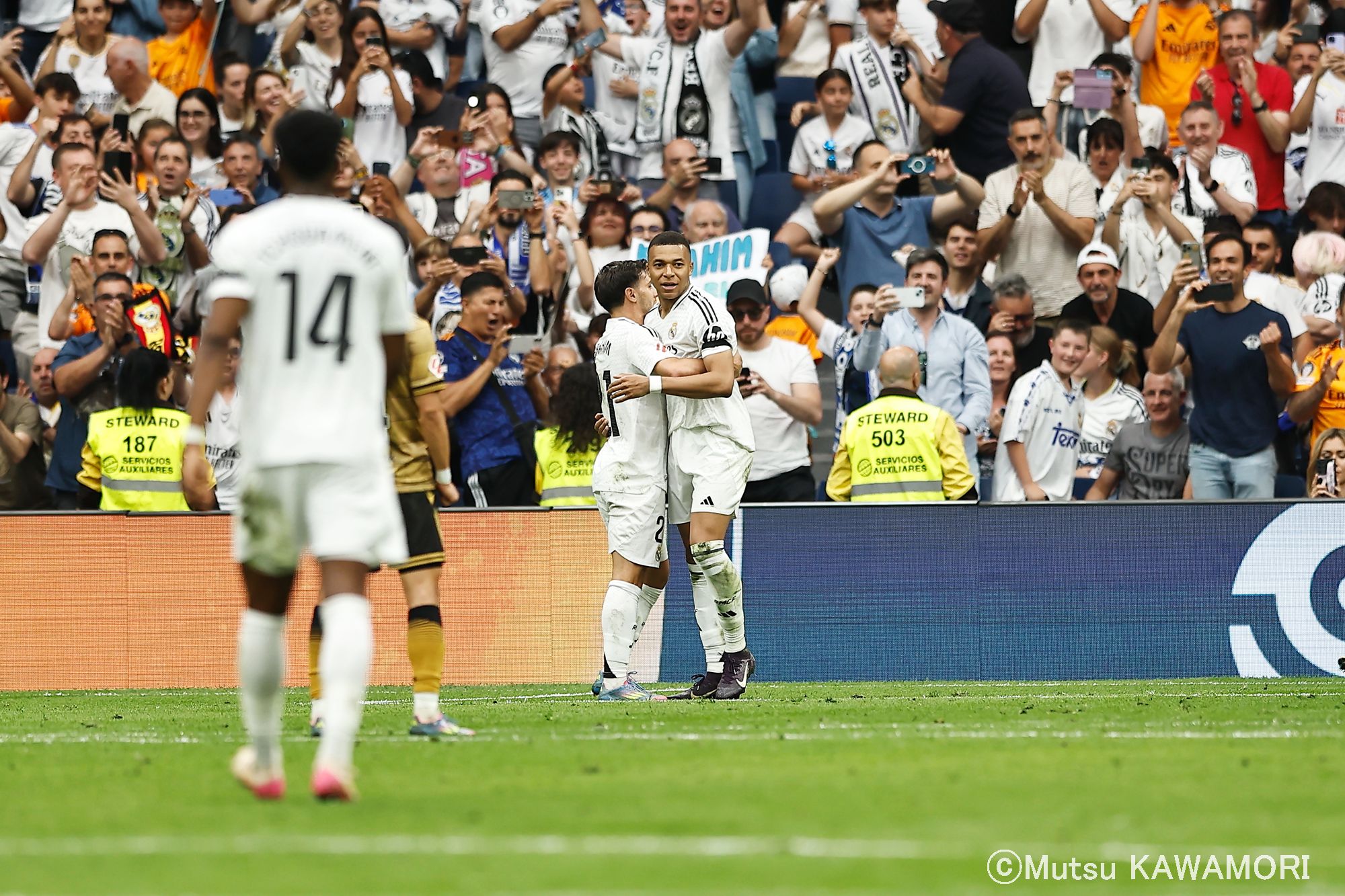 Please do not reproduce without prior permission.