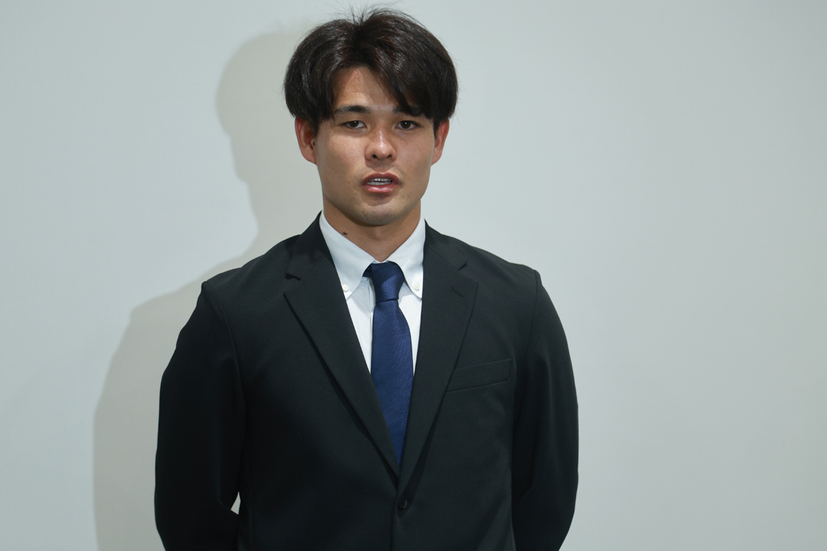 謝罪会見に臨んだ佐野海舟