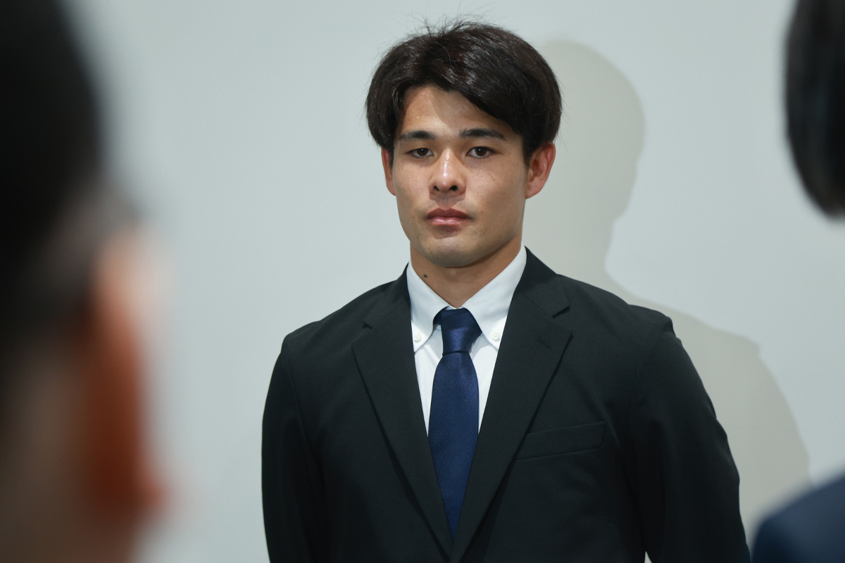 謝罪会見に臨んだ佐野海舟