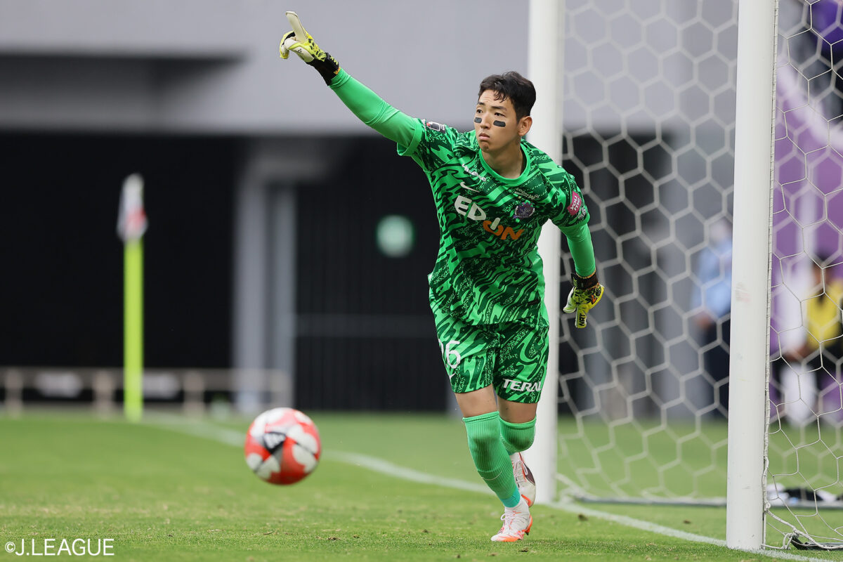 “アイパッチ”のヒーローが殊勲のPKストップ！　広島GKチョン・ミンギが堂々のホームデビュー