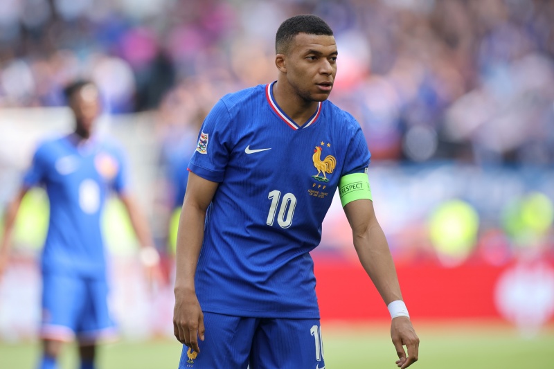 フランス代表 10 エンバペ エンバペ、24歳でキャリア通算300ゴール達成！フランス代表では歴代3位