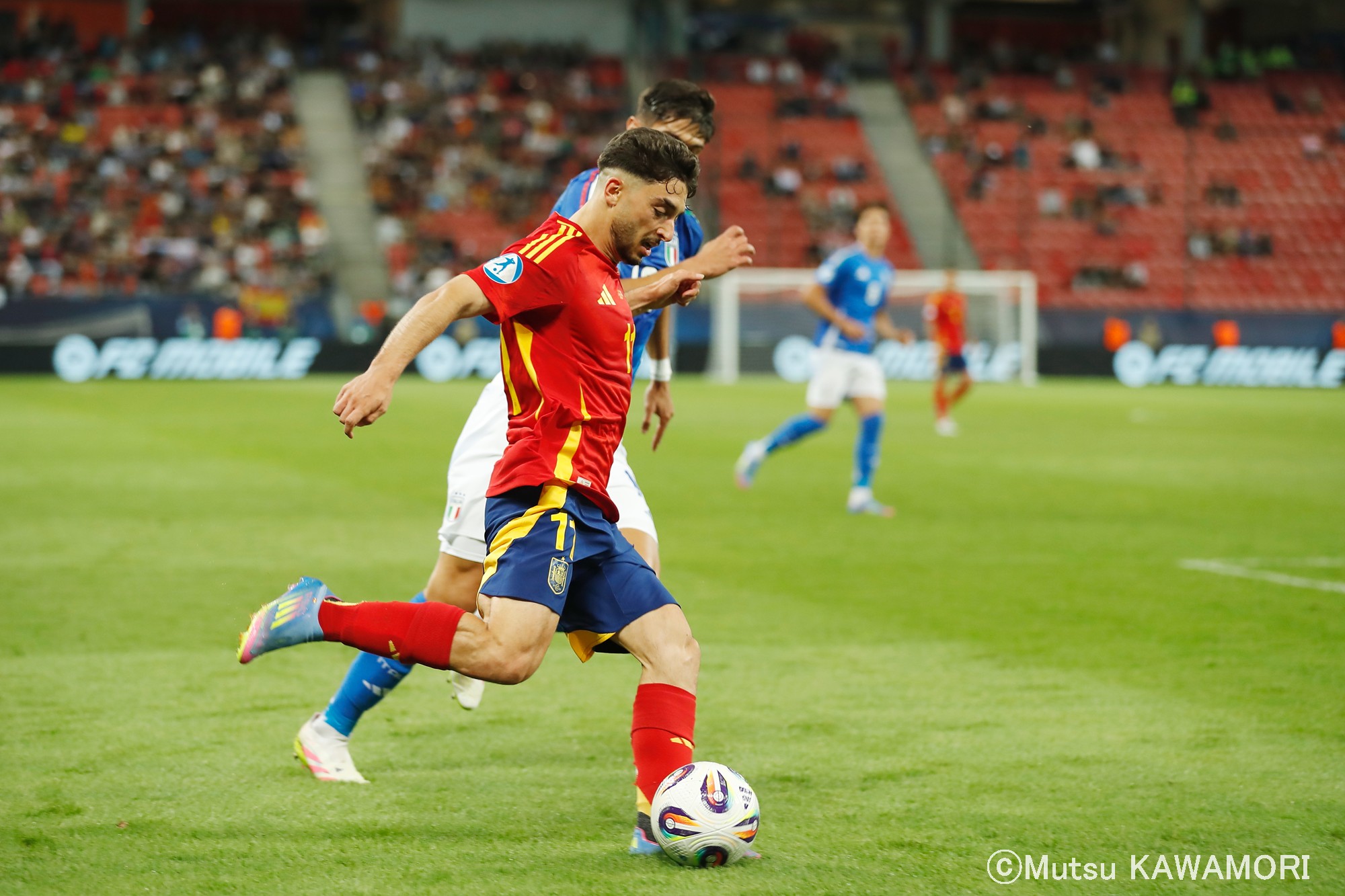 Please do not reproduce without prior permission.