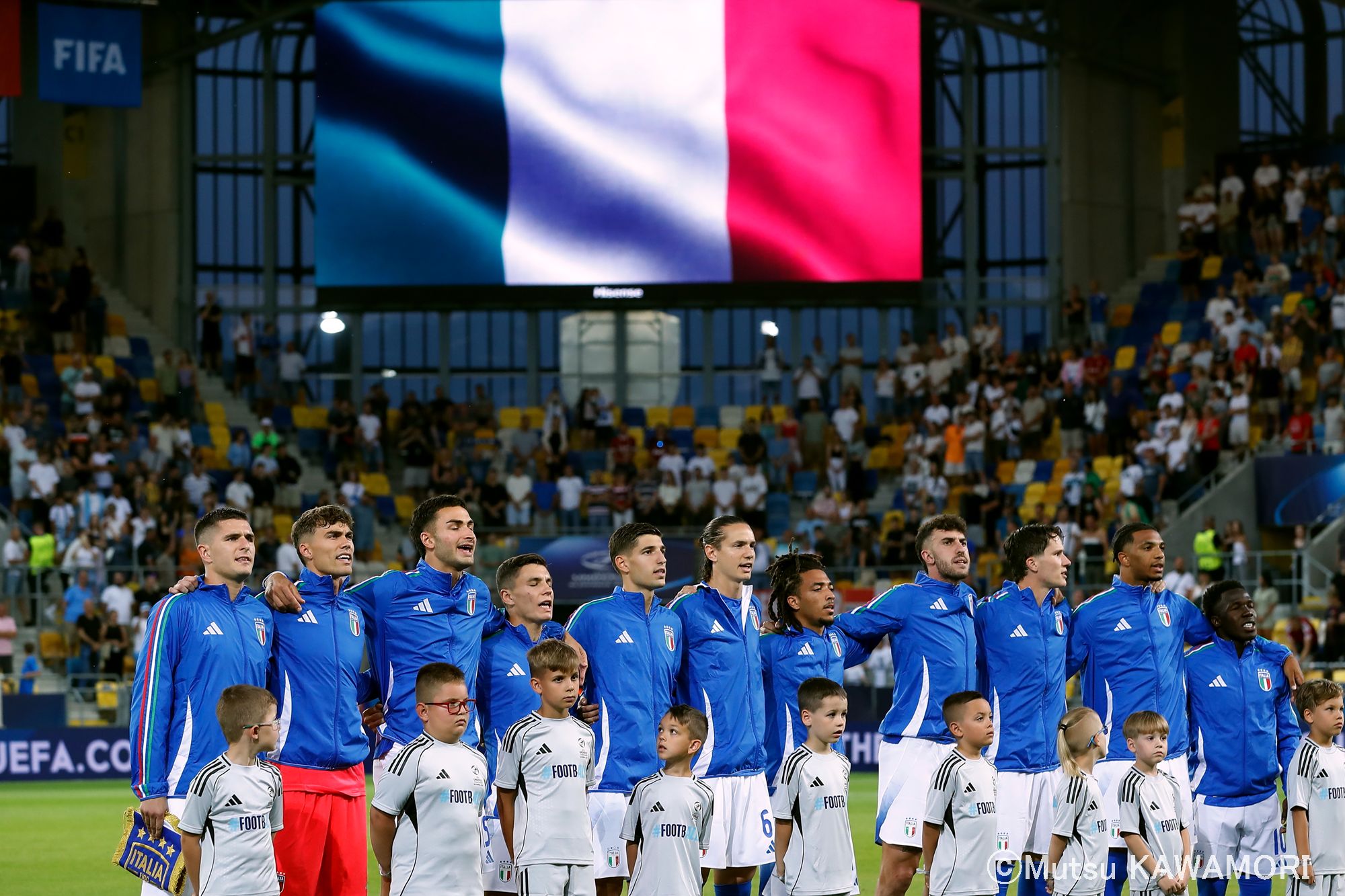 Please do not reproduce without prior permission.