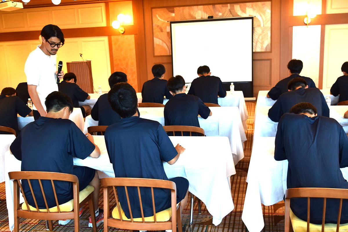 「8～10時間睡眠」が大切　U-15 Jリーグ選抜の選手に元Jリーガーが指南