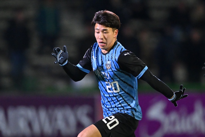山田新