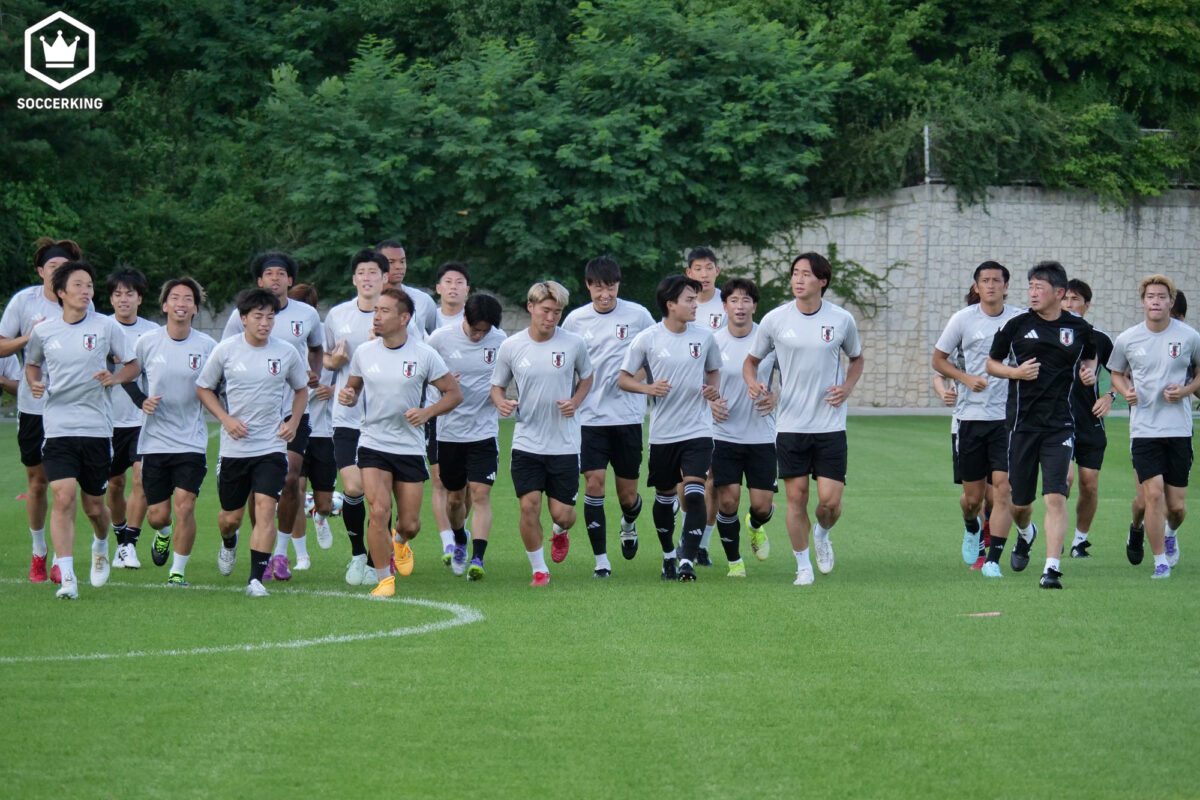 日本代表、中国戦へ25名で最終調整！　古賀太陽は練習場に姿見せるもトレーナーと個別調整に