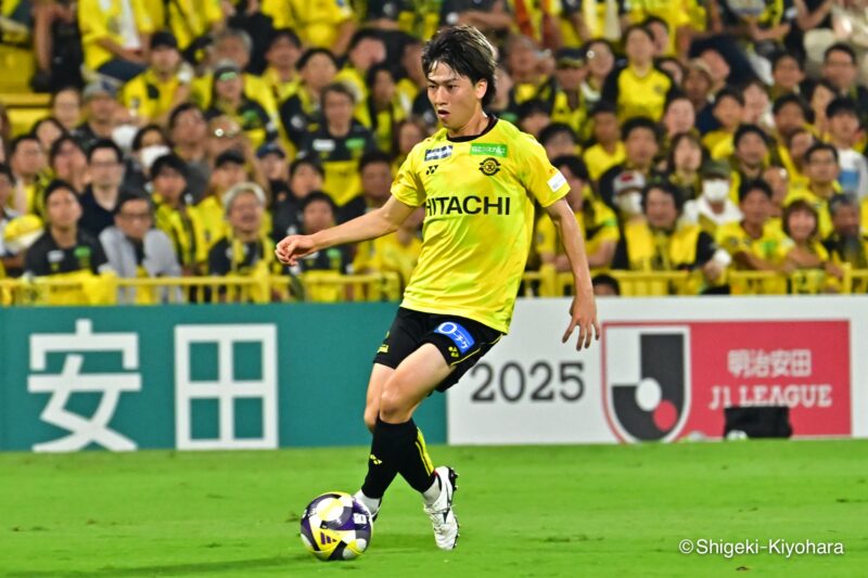 20250822 J1 Kashiwa vs Urawa Kiyohara29(s)