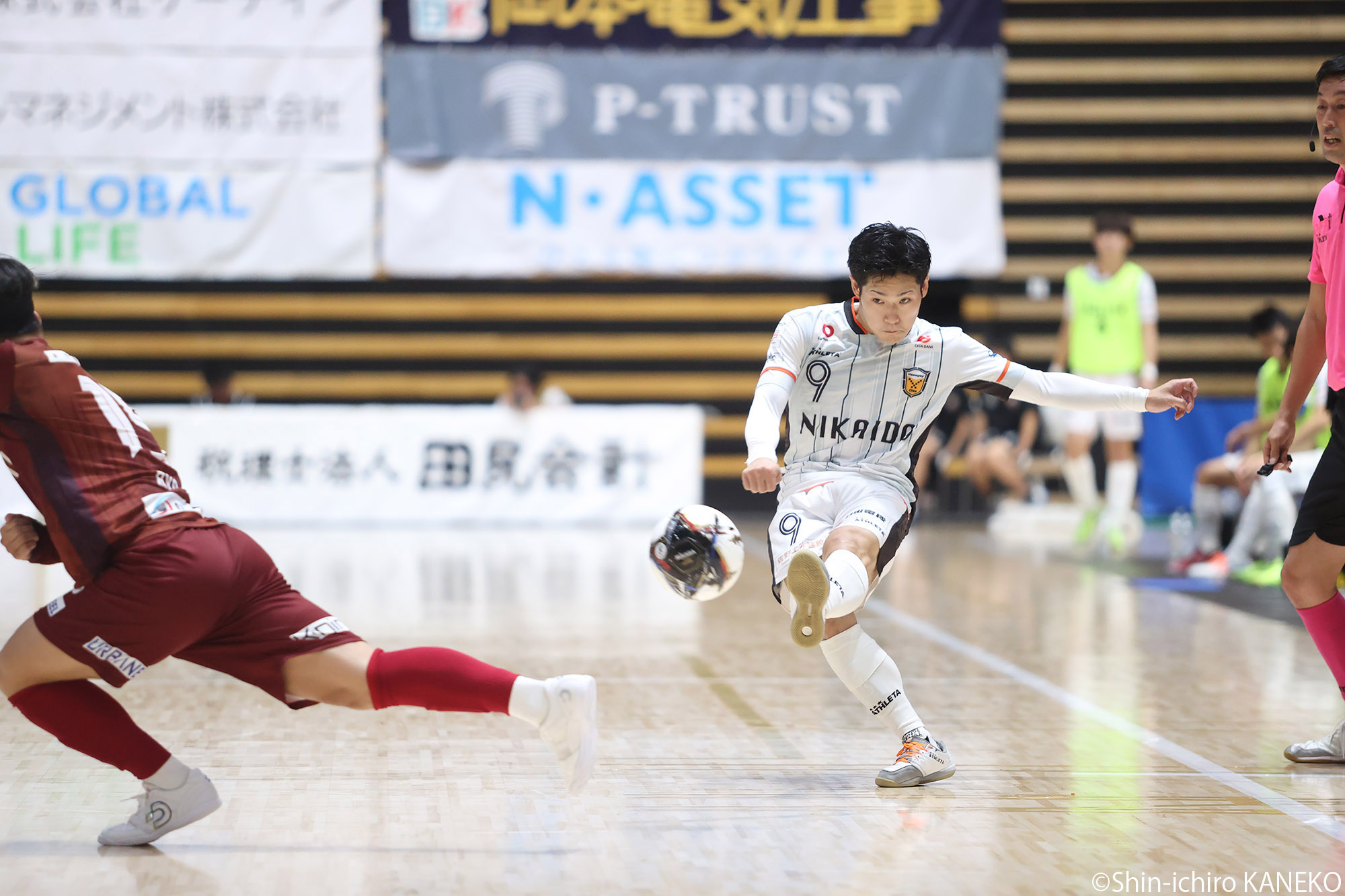 KNK_3529