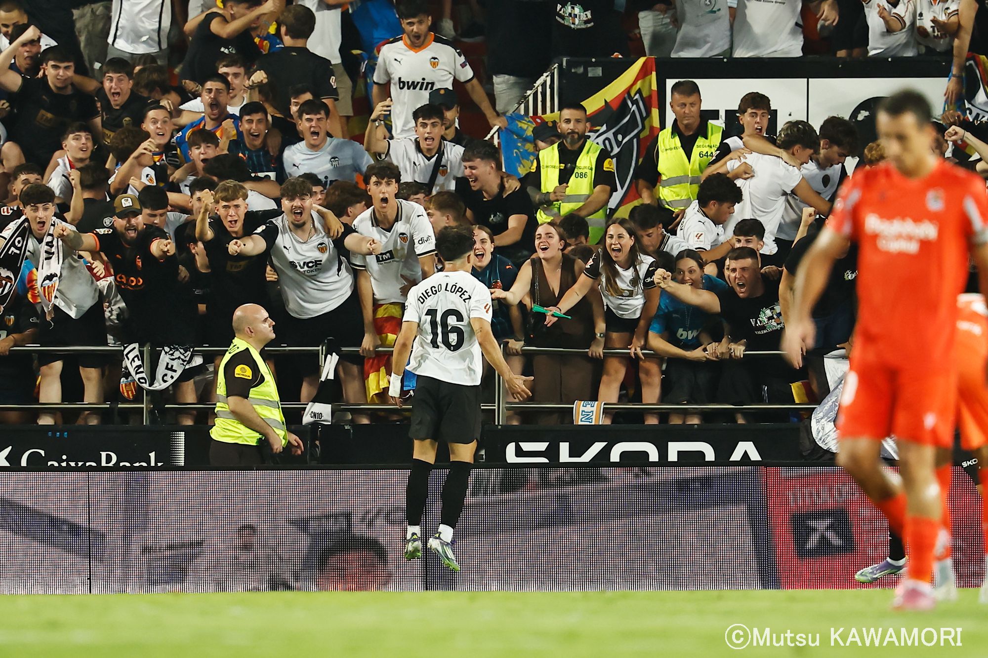 Please do not reproduce without prior permission.