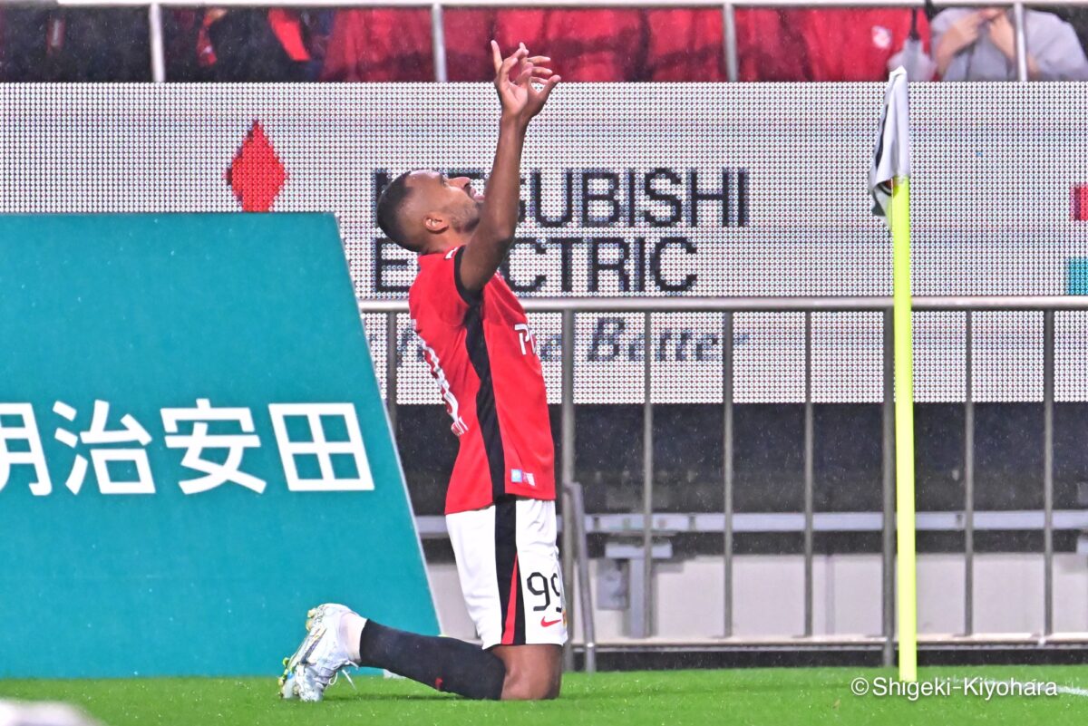 【写真ギャラリー】2025.10.4 明治安田J1リーグ第33節 浦和レッズ 1−0 ヴィッセル神戸