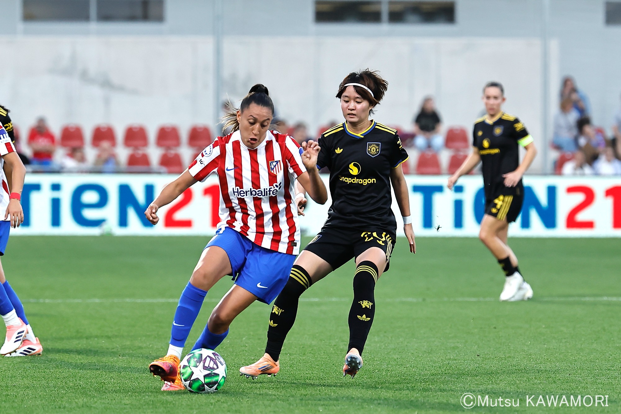写真・17枚目】【写真ギャラリー】2025.10.16 UEFA女子