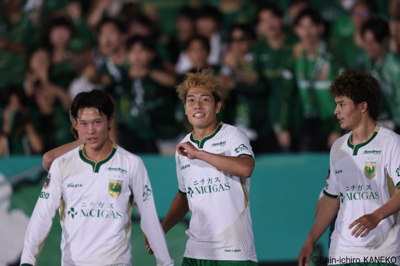 東京VがJ1残留へ大きな勝ち点「3」！ 染野唯月のゴールを守り抜く…湘南