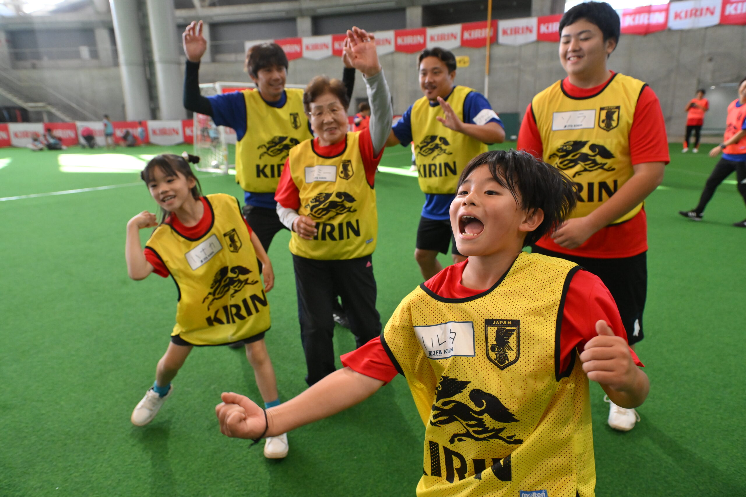 超希少！キリンチャレンジカップ2009 ウィンブレ キリン⚽We Are One Team. on X: 