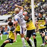 広島が3年ぶりルヴァン杯制覇！　主将・佐々木翔「五つ目の星ありがとう！」